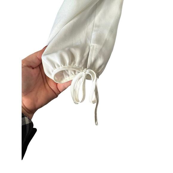 Collective Concepts Cold Shoulder Flutter Blouse White XL Tie Wrist Puff Sleeve - Picture 5 of 9